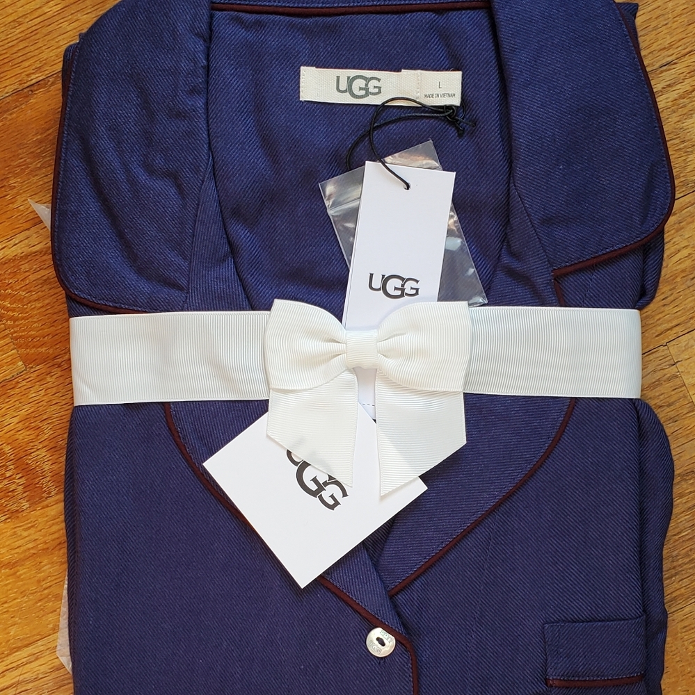 UGG NWT Size Large 2-Piece Blue Flannel Pajamas Set